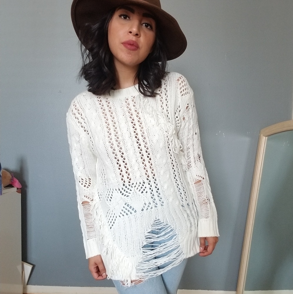 𝙇𝘼𝙎𝙏 𝙊𝙉𝙀 |ROSÉ ALL DAY IVORY FRINGE SWEATER - Picture 13 of 15